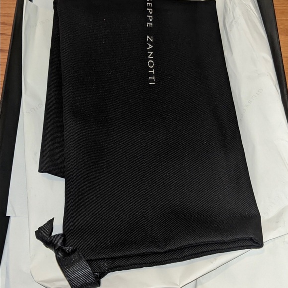 100% Real Giuseppe Zanotti Zipper Suede. - Picture 9 of 9